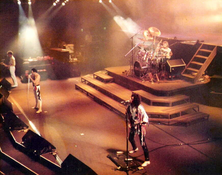 Queen на сцене в 1984 году